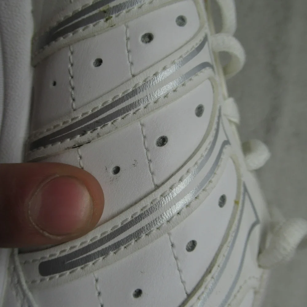 K-Swiss few blemish